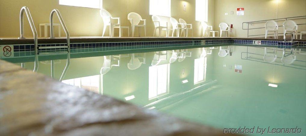 Cobblestone Hotel - Wayne Bagian luar foto