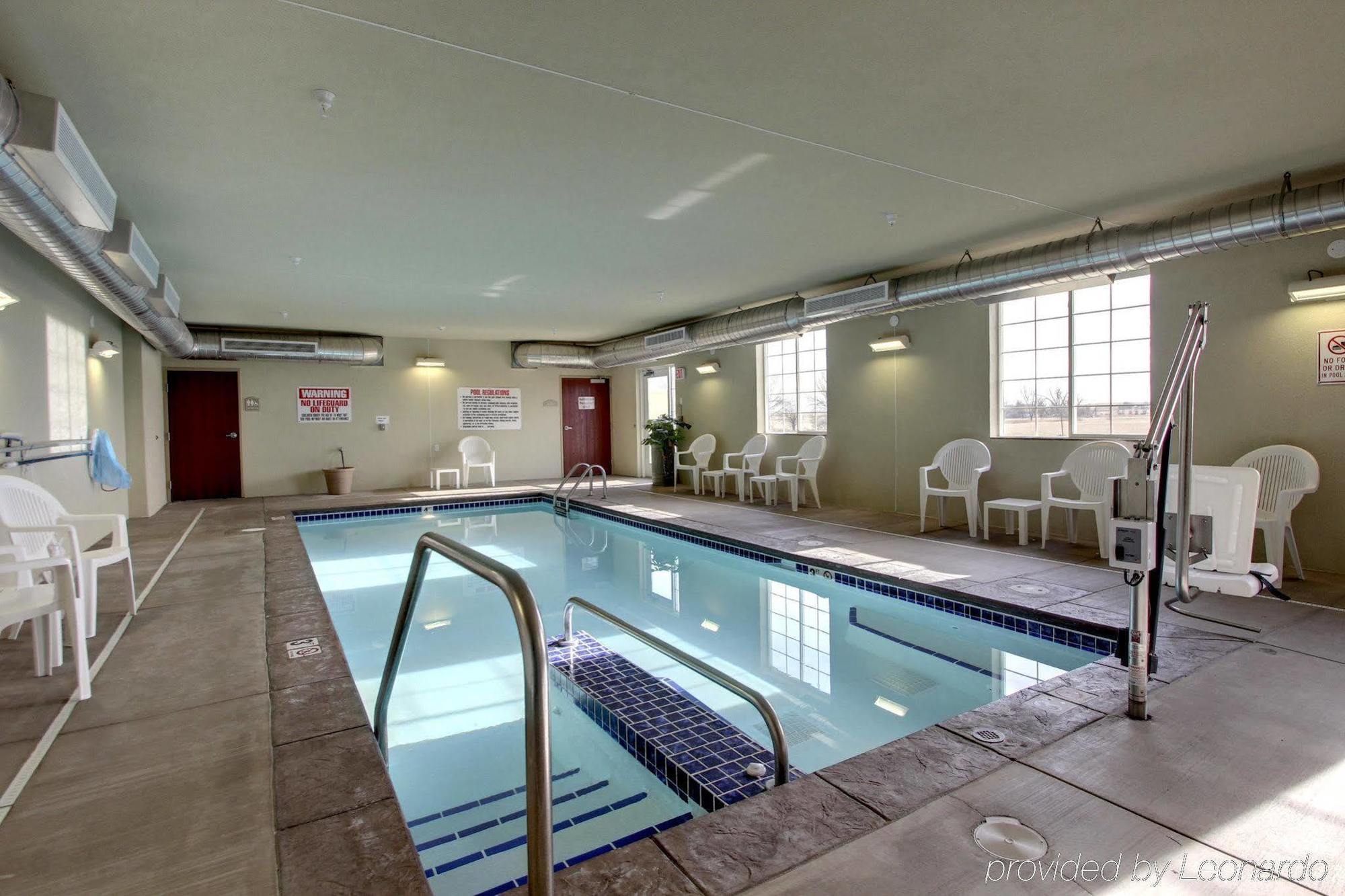 Cobblestone Hotel - Wayne Bagian luar foto